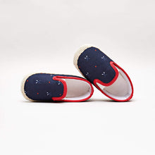 Load image into Gallery viewer, Baby Slippers (Patxi)
